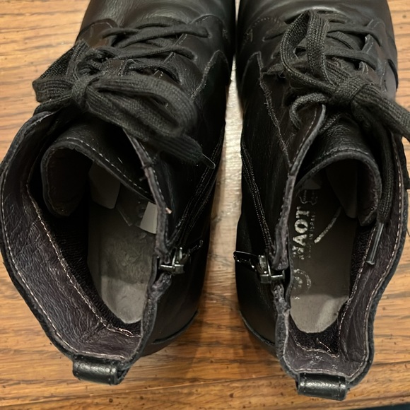 Naot Patu lace up ankle boots, size 38 (7.5) - Picture 12 of 16